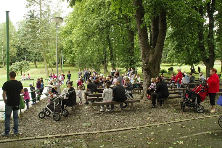 2017-08-12-park-mesto-albrechtice- (11)